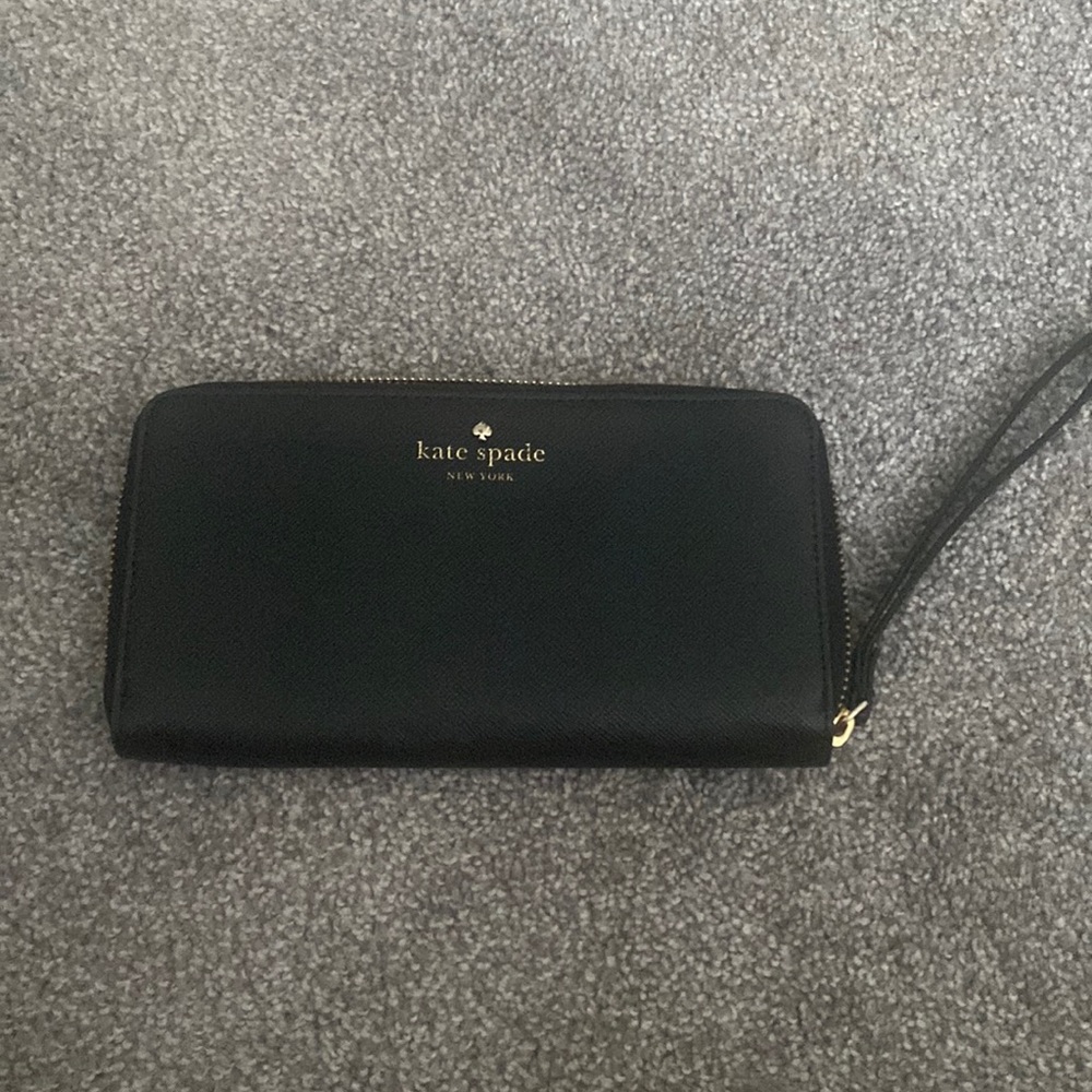 Black Zip Kate Spade wristlet